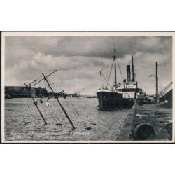 Resterne af Torpedobaadene Nordkaperen og S&aelig;len ved Dok&oslash;ens vestside. - T&Appel Bogh.258