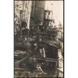 Bombet Krigsskib - Fotokort u/n