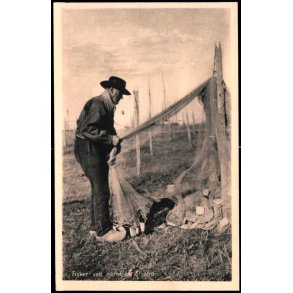 Fisker ved Hornb�k Strand - Hornb�k Bogh. 39136