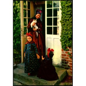 Piger i Fan&oslash;dragter - C.I.C. 572