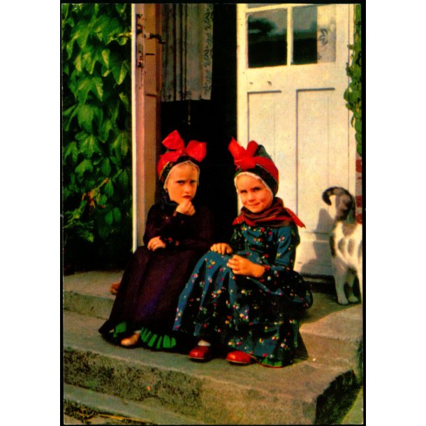 Piger i Fan&oslash;dragter - C.I.C. 573