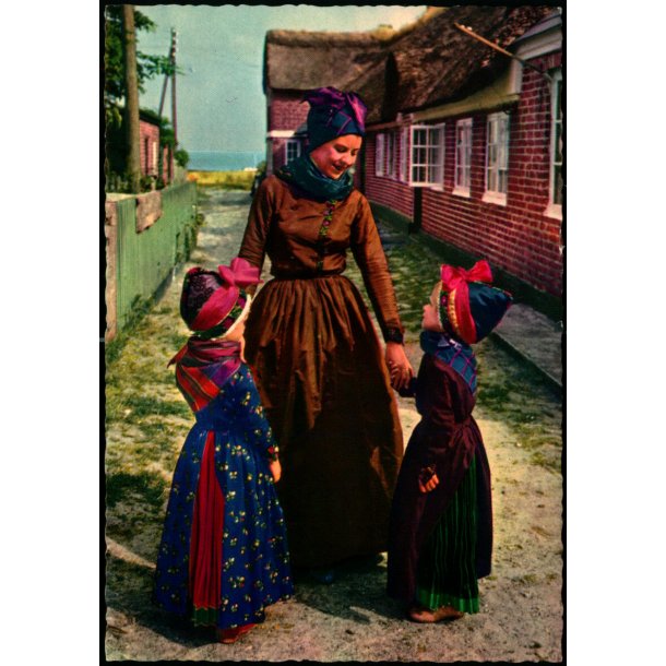 Piger i Fan&oslash;dragter - C.I.C. 574