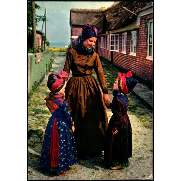 Piger i Fan&oslash;dragter - C.I.C. 574