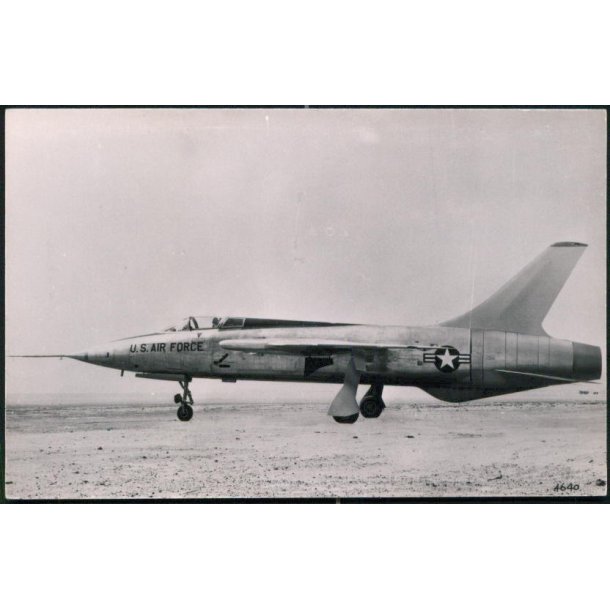Republic F. 105 - Thunderchief - Victoria House u/n