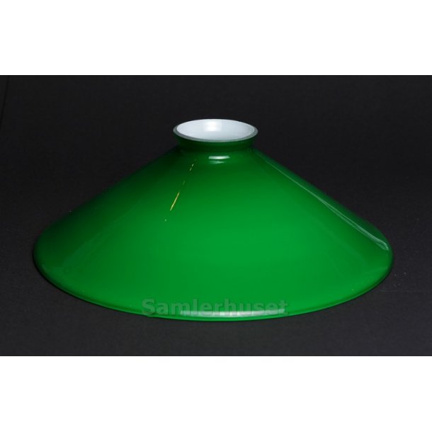 Lampeskrm - Grn Overflade - Hvid underside - Hjde 9,0 cm - Diameter 24,5 cm.