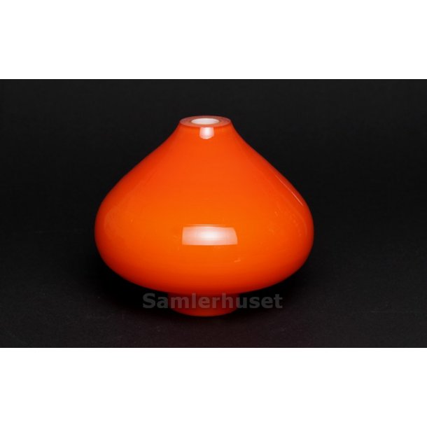 Lampesk&aelig;rm ? - Orange - H&oslash;jde 12,0 cm - Diameter 13,5 cm.