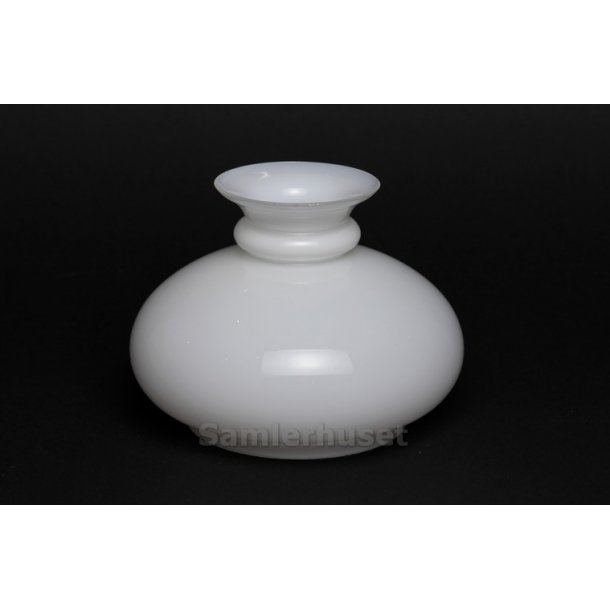 Lampesk&aelig;rm Paris - Hvid - H&oslash;jde 16,8 cm - Diameter 21,0 cm.