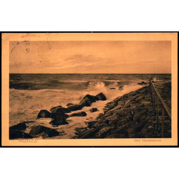 Gilleleje - Ved Havnemolen - V. Oscar S&oslash;tofte 220