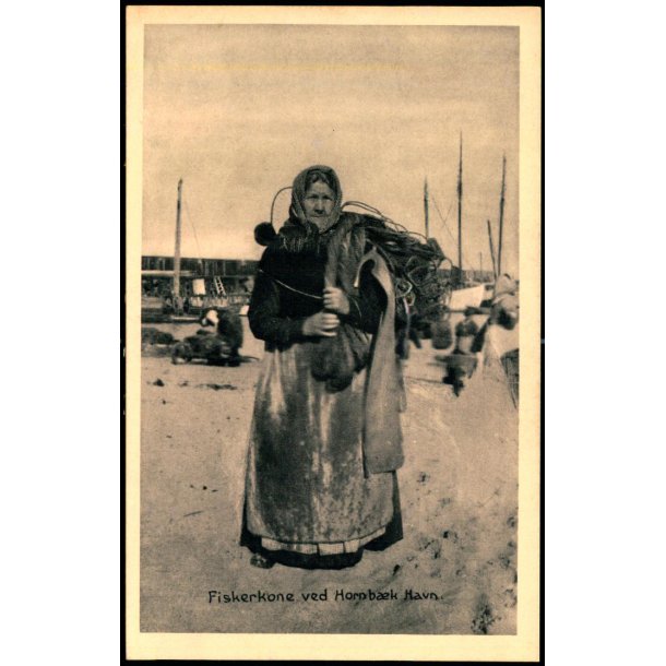 Fiskerkone ved Hornb&aelig;k Havn - Hornb&aelig;k Bogh. 35629