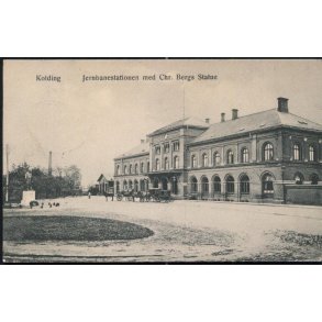 Kolding - Banegaarden med Bergs Statue - Jens Mortensens u/n