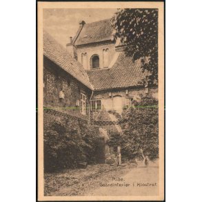 Ribe - Gaardinteri�r i Klosteret - Stender Ribe 12