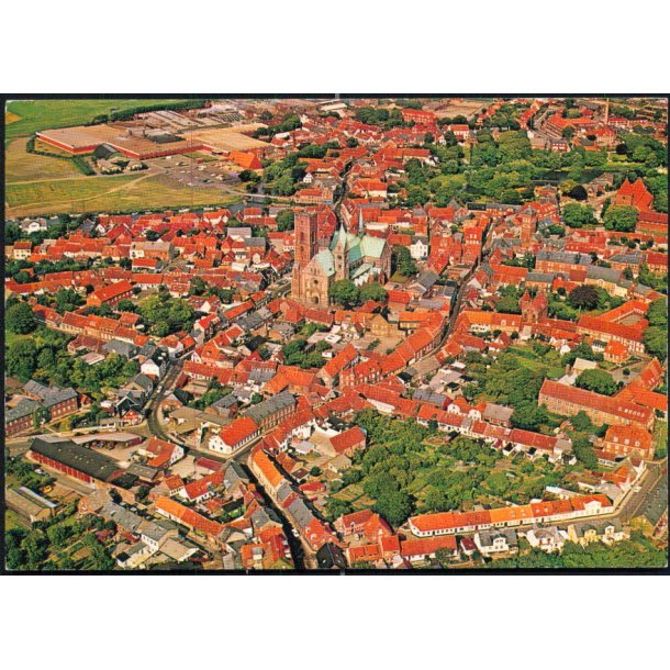 Ribe - Luftfoto med Domkirken - Stender 149 814 016