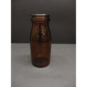 Mælkeflaske Brun - Lavet på Holmegård Glasværk fra 1959 - 1/8 L. 12,2x5,2 cm - Uden skår.