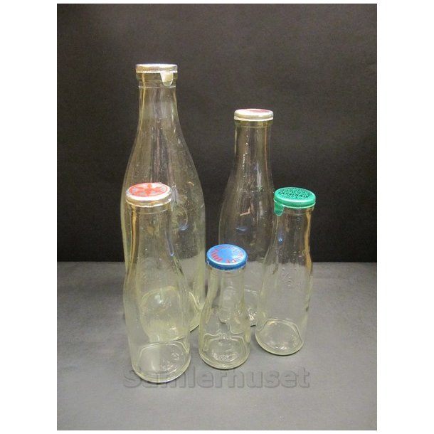 Mlkeflasker Klare - Fllesflasken lavet fra 1930 - 1/1 L.- 1/2 L. - 1/4 L - 1/5 L- 1/10 L- Kompelt st med orginale kapsler - Alle uden skr.